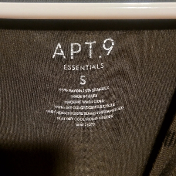 Women's v-neck tee - Picture 5 of 5